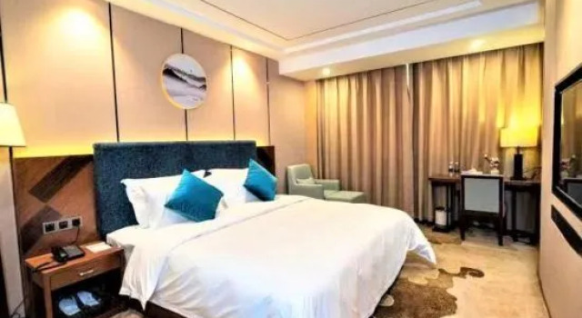 Люкс Business Peninsula International Hotel