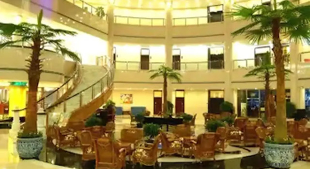 Hongyi Hotel Wuhan University