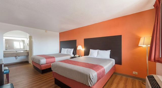 Четырёхместный номер Standard Motel 6 San Antonio TX I10 West