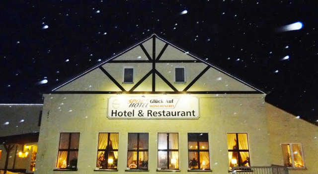 Sporthotel Glück Auf Mönchenfrei, Забронировать Отель Отели Бранд-Эрбисдорф с бассейном, Бассейн