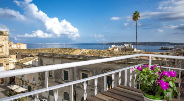 Номер Deluxe с балконом и с видом на океан Maison Ortigia