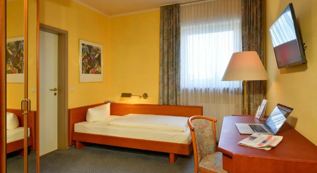 Rheinhotel Vier Jahreszeiten Bad Breisig, Забронировать Отель Отели и гостиницы Бад-Брайзиг, рядом с Roman Baths of Bad Breisig, Отель