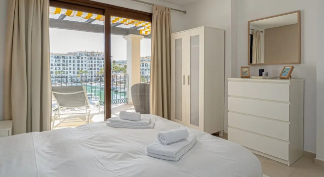 Beautiful Duquesa Harbour apt 2001, Book Lejlighed Castillo de la Duquesa Andalusien
