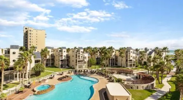 Oceanview condo 2BR, beachfront resort. Solare Tower 407