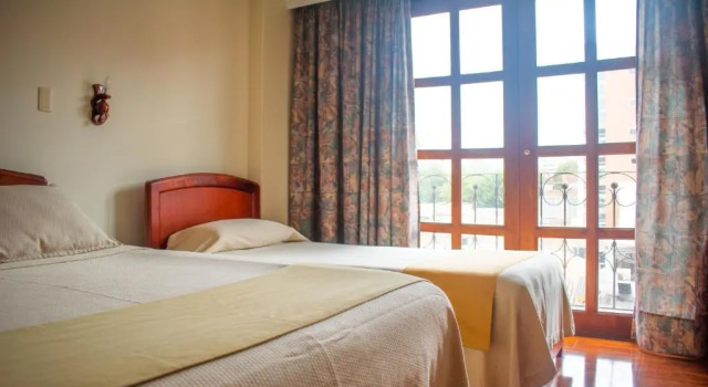 Трёхместный номер Standard с балконом и с красивым видом из окна Hotel Dinastia Real