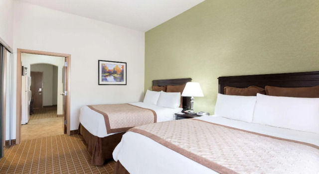 Четырёхместный люкс Hawthorn Extended Stay by Wyndham Kingsland Kings Bay Naval
