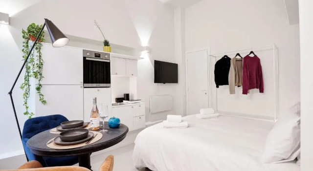 Студия Deluxe REGO APARTMENTS SAN TOMASO - Boutique Aparthotel with some off-site apartments in a Charming Historic District close to Upper Town