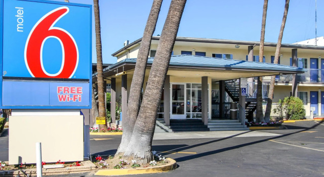 Motel 6 San Diego, CA Airport Harbor, Забронировать Мотель Сан-Диего - центр города Сан-Диего