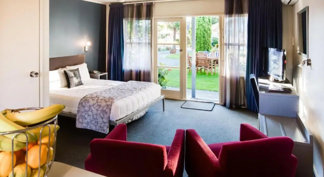 Студия Executive ASURE Colonial Lodge Motel