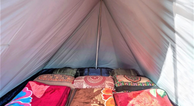 Тент Triund Camps Riverside Resort