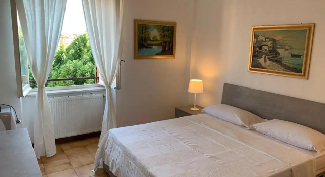 Arion Holiday Home, Забронировать Отель Рионе Монти Рим, рядом с Вокзал Термини