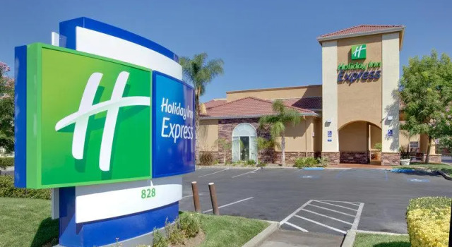 Кровать в общем номере Holiday Inn Express Oakdale by IHG