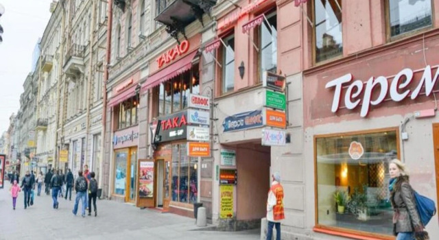Четырехкомнатные апартаменты на Невском, 106