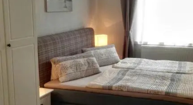 FeWo mit 2 Bädern und 2 Schlafzimmern, Book Hotel Dresden 