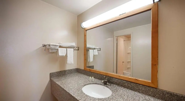 Номер Standard Цокольный этаж Best Western Lees Motor Inn