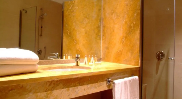 Четырёхместный номер Standard Poli Hotel
