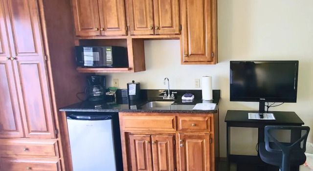 Номер Standard Bridgeport Waterfront Resort
