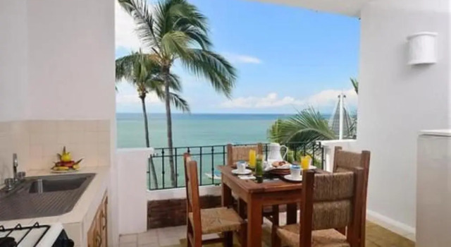 Номер Standard Emperador Vallarta Beachfront Hotel and Suites