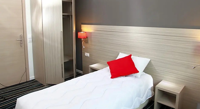 Одноместный номер Standard The Originals City, Marne-la-Vallée Est, Meaux ,GLASSY HOTEL