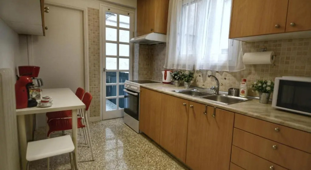 Top Koukaki Location 3rd floor 2bdr, Забронировать Отель Неос-Космос Афины, рядом с Холм Филопаппос