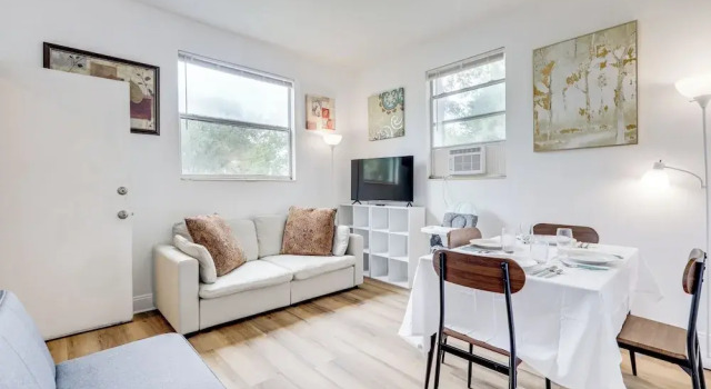 Апартаменты Steps to Food & Shops: Cozy Condo in Jacksonville!