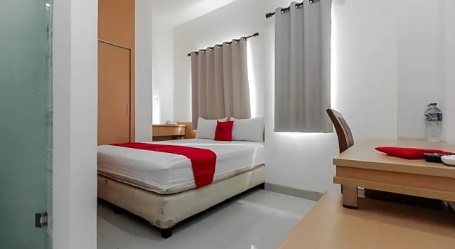 Premium double chambre RedDoorz Plus near Galaxy Bekasi