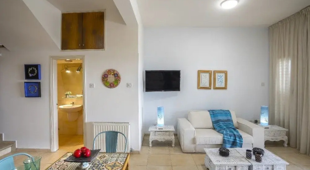 Meneou Beachfront Villa 5, Boek Villa Meneou Larnaca
