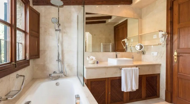 Полулюкс Valldemossa Hotel
