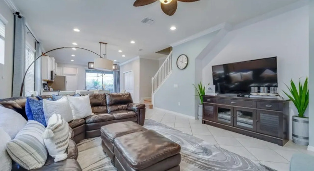 Erin's Windsor at Westside Vacation Home