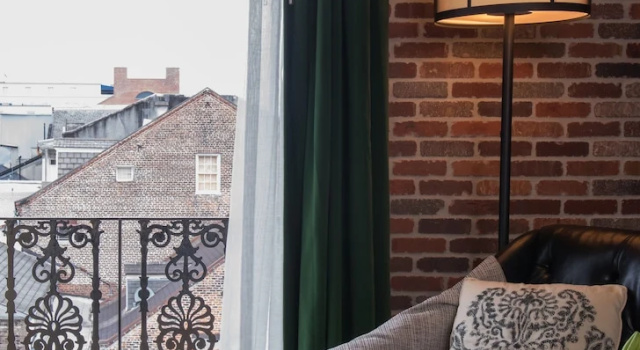 Четырёхместный номер Standard с балконом Holiday Inn Hotel French Quarter-Chateau Lemoyne by IHG