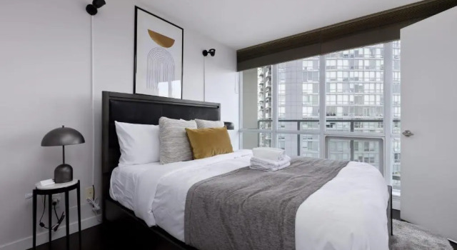 Люкс 2 BD Condo in the heart of Surrey City Centre