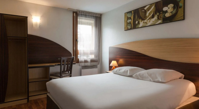 Inter-Hotel Bagatelle, Varaa Hotelli Hotellit Val d'Oise pysäköinnillä, Pysäköinti