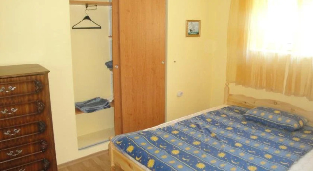 Family House, Забронировать Отель Аврен 