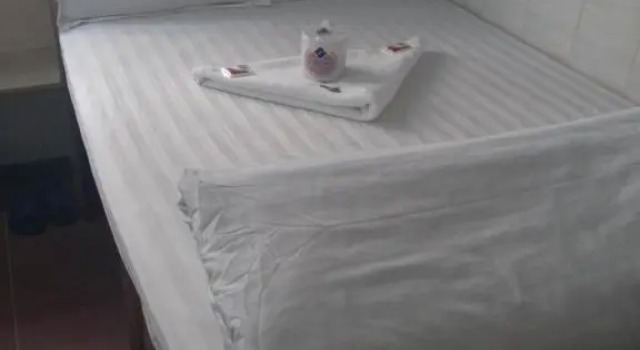 New Yan Yan Guest House reception 9th floor Flat E4 E6, Book Pension Billige hoteller i Hong Kong Island