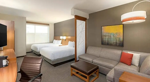 Четырёхместный номер Hyatt Place Greenville Downtown