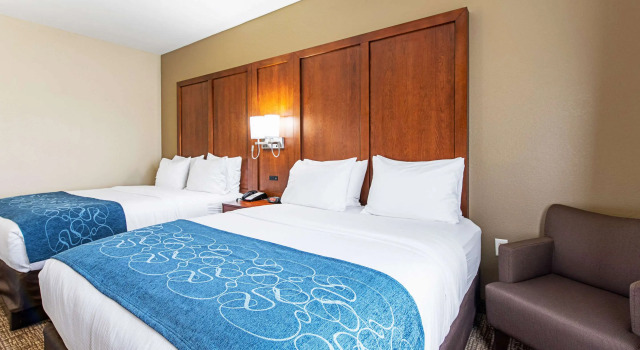 Четырёхместный номер Standard Comfort Inn & Suites Pine Bluff