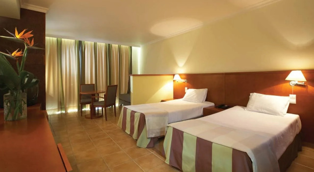 Paul do Mar BY SEA, Buchen Sie Aparthotel Paul do Mar Madeira