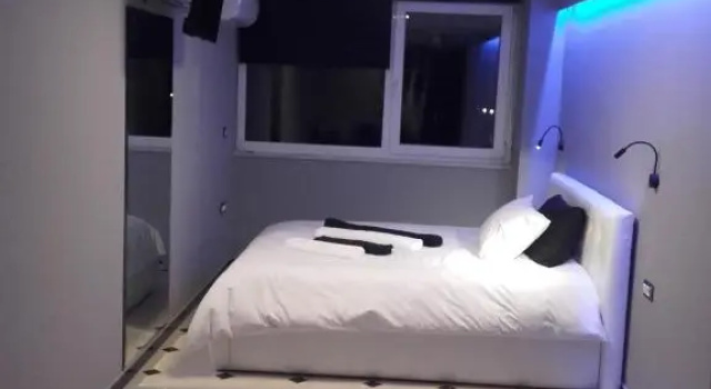 Полулюкс Deluxe Pietra Mare Suites