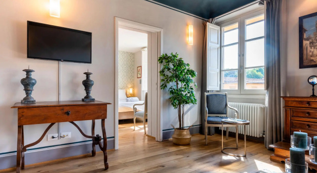 Florence Center 4 Bedrooms Apartment with Piazza Views. Piazza Pitti I, Забронировать Апартаменты/квартира Апартаменты Флоренции, рядом с Площадь Кафедрального собора, Апартаменты/квартира