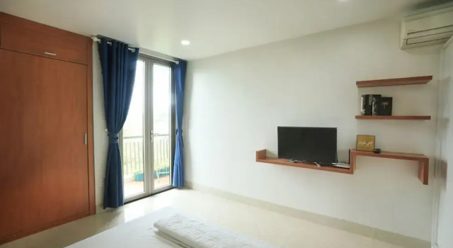 Студия c 1 комнатой с балконом Ly Apartment