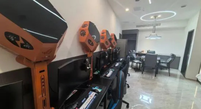 Люкс Wuhu Zuoxong E-sports Hotel (Aoran Tiancheng Branch)
