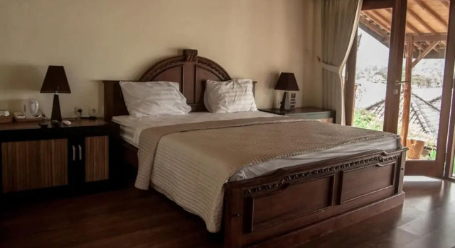 Beach Balcony Ocean View Villa, Book Villa Hotels in Lombok with Parking, Parking