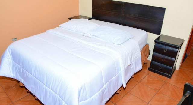 Hotel Santa Ana, Book Hotel Hoteller i Ayacucho med parkering, Parkering