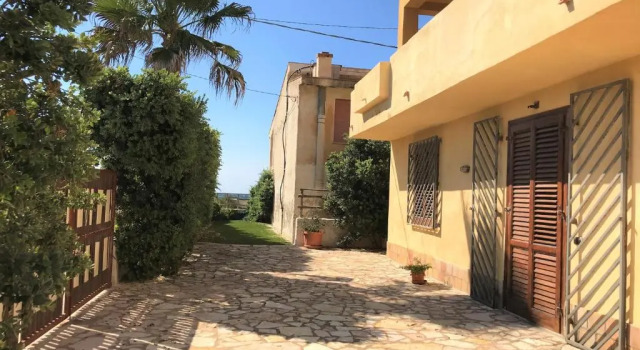 Posidonia Apartments
