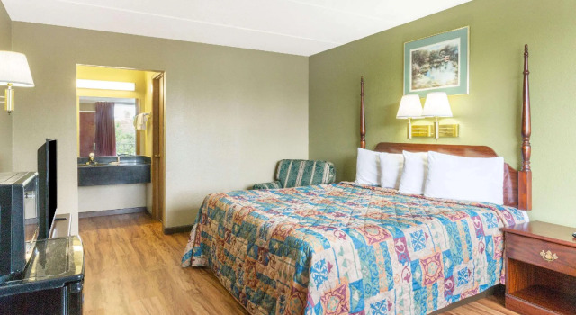 Двухместный номер Standard Super 8 by Wyndham Kingsport /I-81