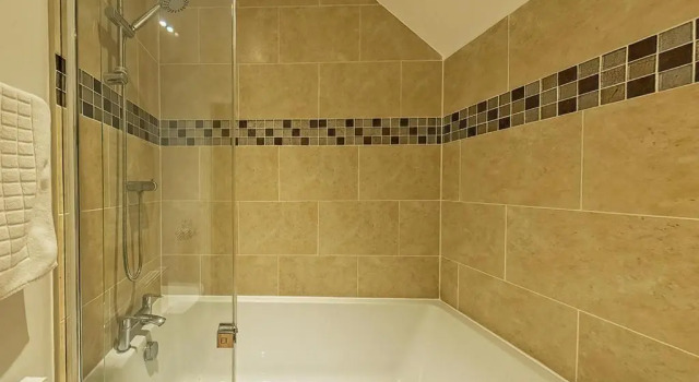 Коттедж 3 Bedroom Barn Conversion with HOT TUB-Garden View - Ty Cerrig Barn