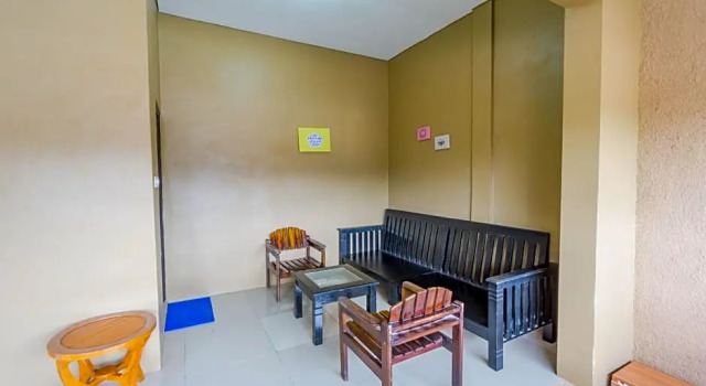 OYO Life 2866 Kost Syahira