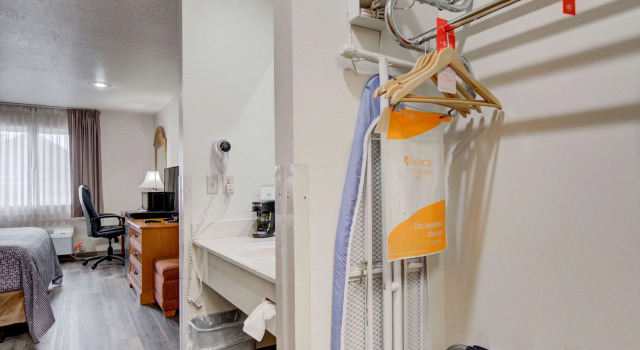 Четырёхместный номер Standard Econo Lodge Livingston Gateway to Yellowstone