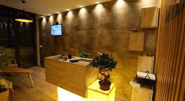 Saray Hotel, Prenota Hotel Hotel economici a Prizren County