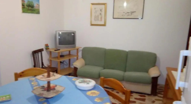 La piazza piccola alle spalle Del castello, Prenota Hotel Joppolo Giancaxio Sicilia